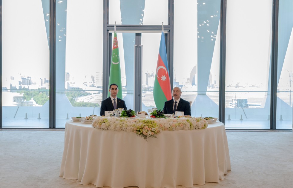 Türkmənistan Prezidentinin şərəfinə ziyafət verildi - FOTOLAR