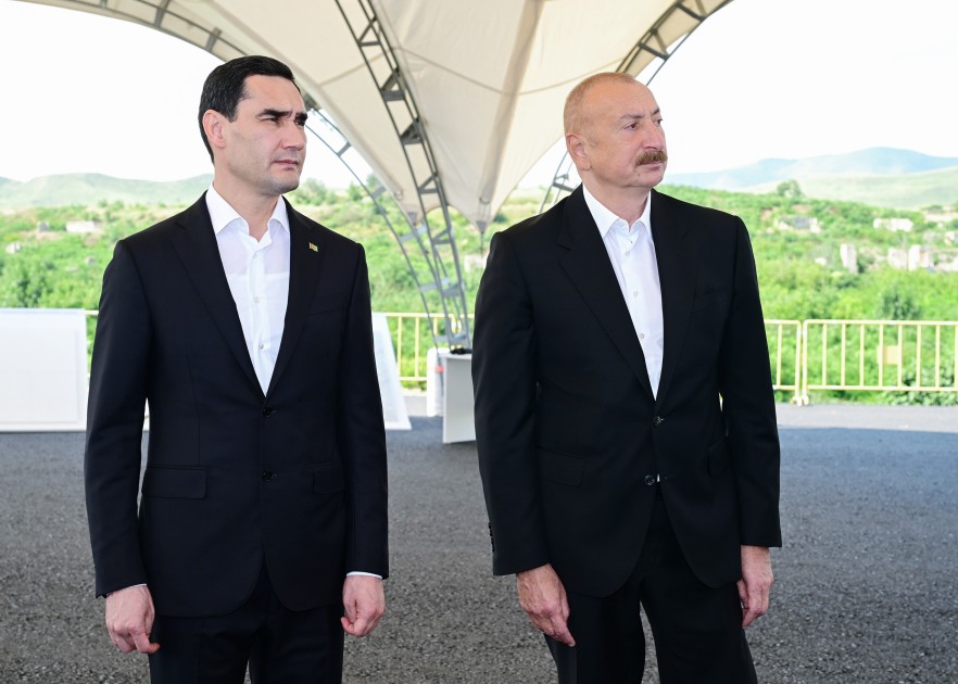 İlham Əliyev və Berdiməhəmmədov Füzuli şəhərinin dağıdılmış yerlərinə baxıblar - FOTOLAR