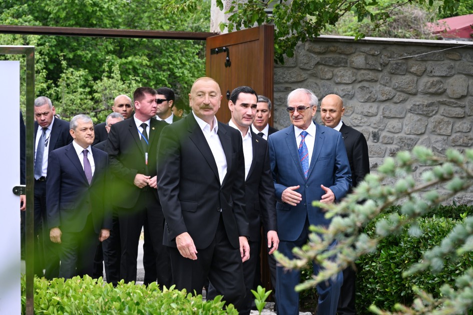 Prezidentlər Bülbülün ev-muzeyində - FOTOLAR