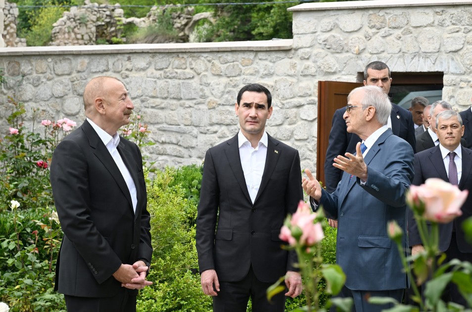 Prezidentlər Bülbülün ev-muzeyində - FOTOLAR