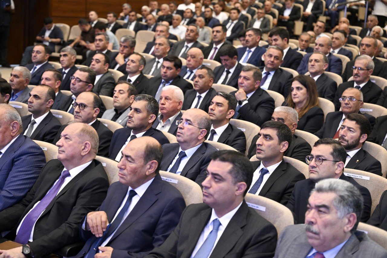 Prezidentin köməkçisi və nazir Sabirabadda regional müşavirə keçirdi - FOTOLAR