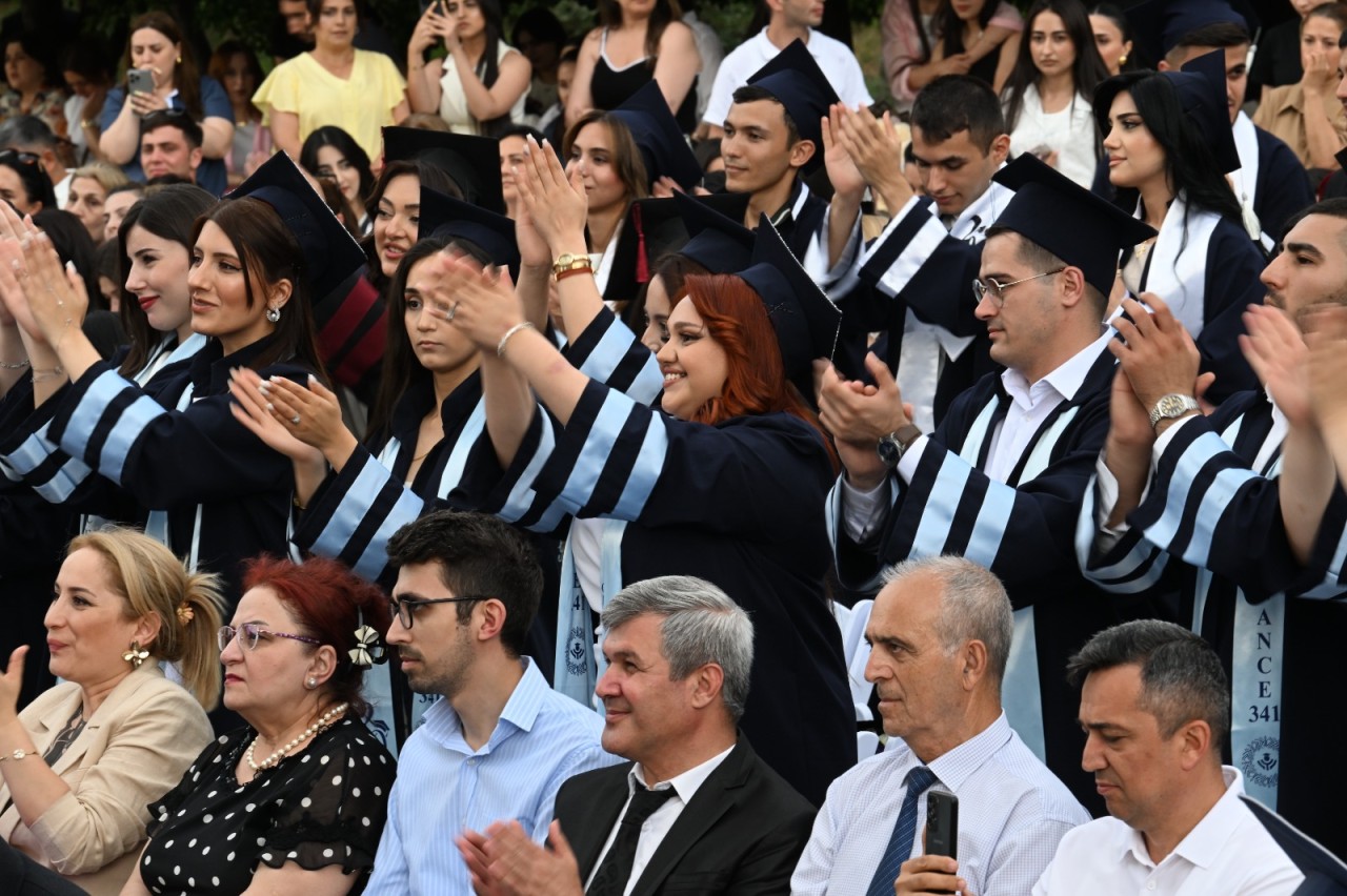 Əmək və Sosial Münasibətlər Akademiyasında “Məzun günü” - FOTOLAR
