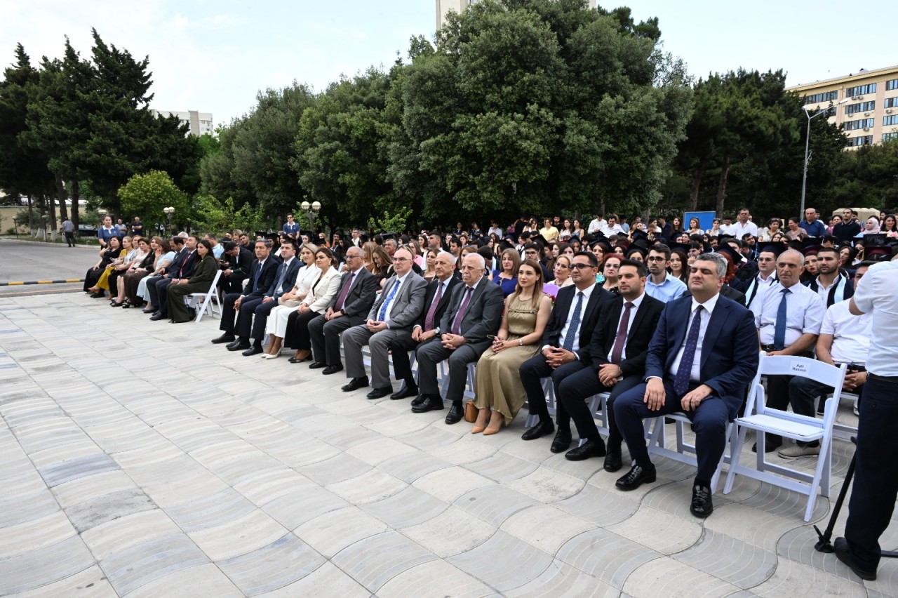 Əmək və Sosial Münasibətlər Akademiyasında “Məzun günü” - FOTOLAR