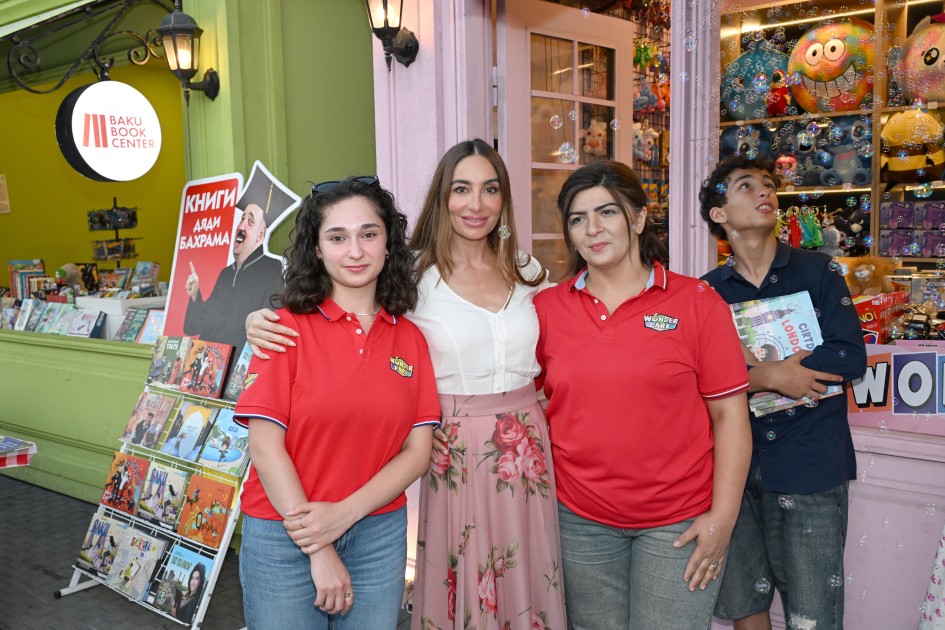Leyla Əliyeva və Arzu Əliyeva “CandyFest” yay festivalında - FOTOLAR