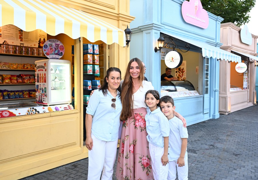 Leyla Əliyeva və Arzu Əliyeva “CandyFest” yay festivalında - FOTOLAR