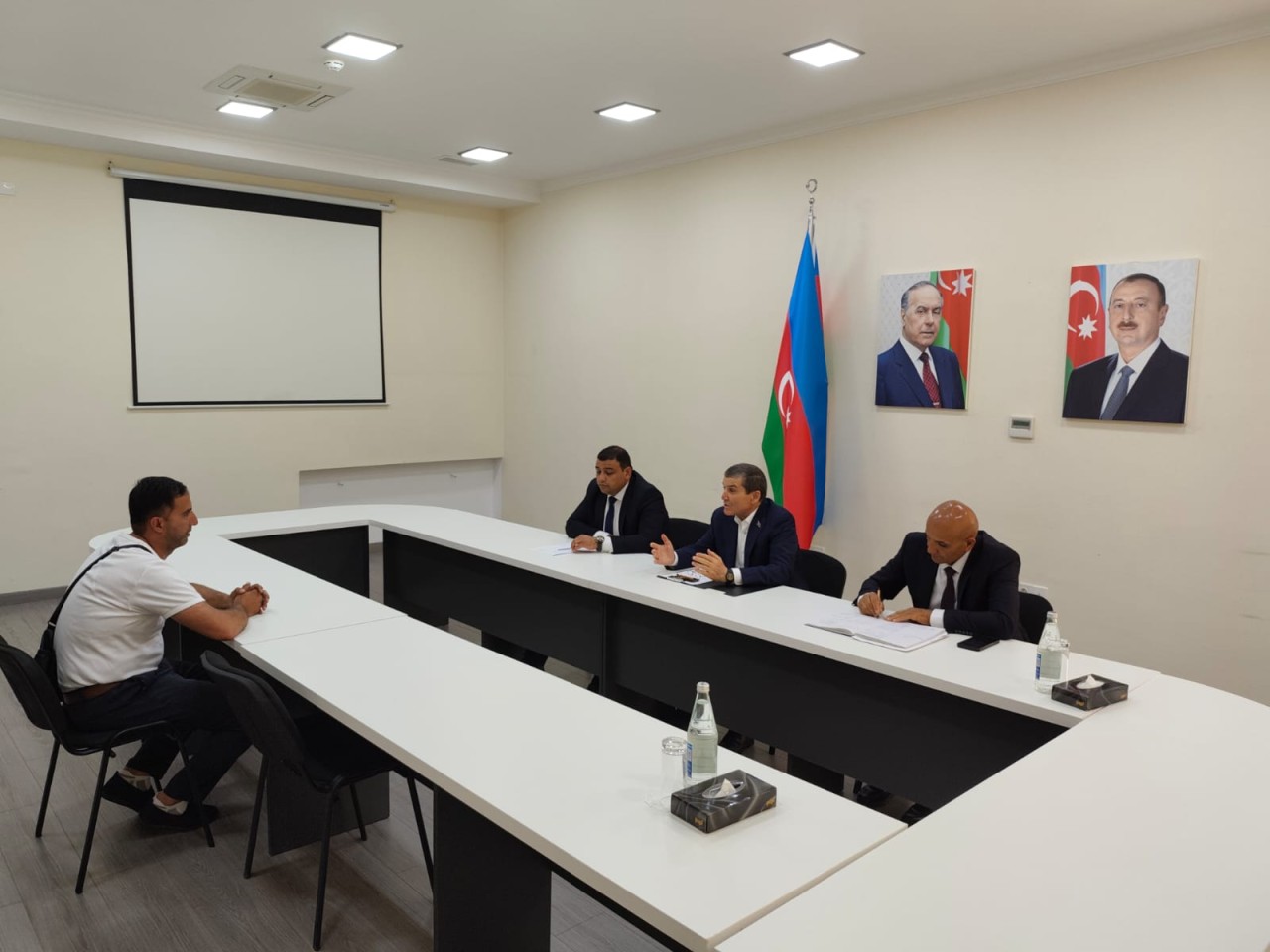 Bədəl Bədəlov seçicilərin problemlərini dinlədi - FOTOLAR