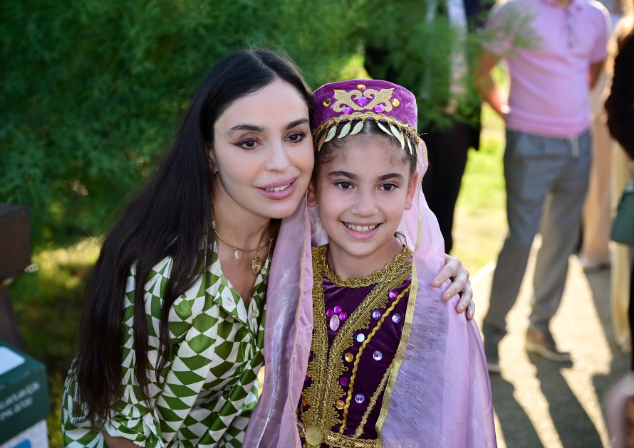 Leyla və Alona Əliyevalar Xeyirxahlıq Festivalında - FOTOLAR
