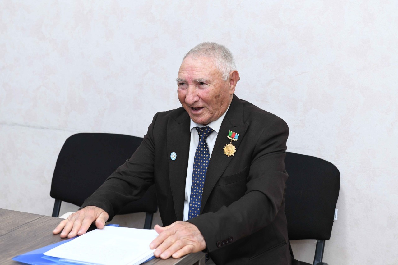 Rövşən Rzayev vətəndaşların müraciətlərini dinləyib - FOTOLAR