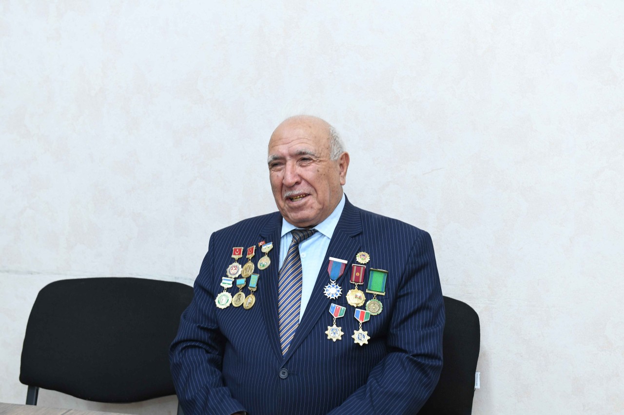 Rövşən Rzayev vətəndaşların müraciətlərini dinləyib - FOTOLAR