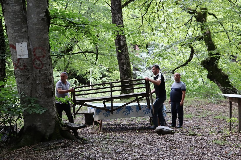 Qəbələdə meşəlik ərazidə qanunsuz tikilən obyekt söküldü - FOTOLAR