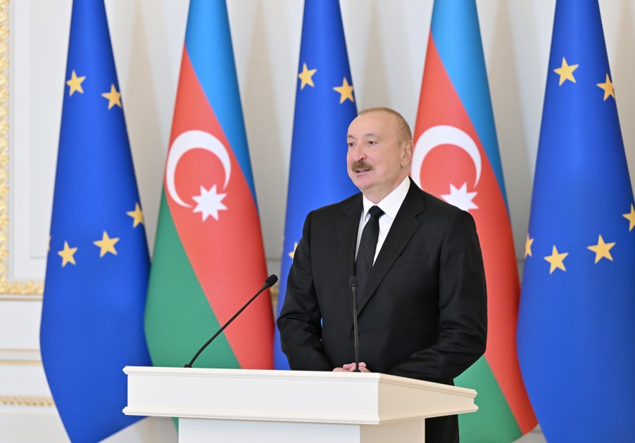 İlham Əliyev və Lyayen mətbuata bəyanatlarla çıxış etdilər - FOTOLAR (YENİLƏNİB)