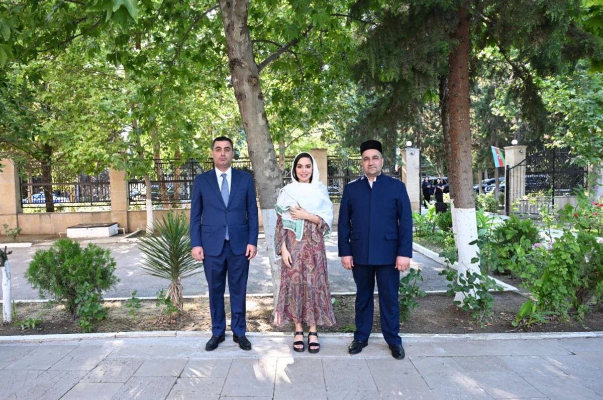 Leyla Əliyeva Cümə məscidini ziyarət etdi - FOTOLAR