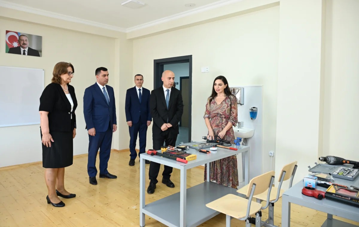 Leyla Əliyeva Yevlaxda məktəb binasının açılışında - FOTOLAR