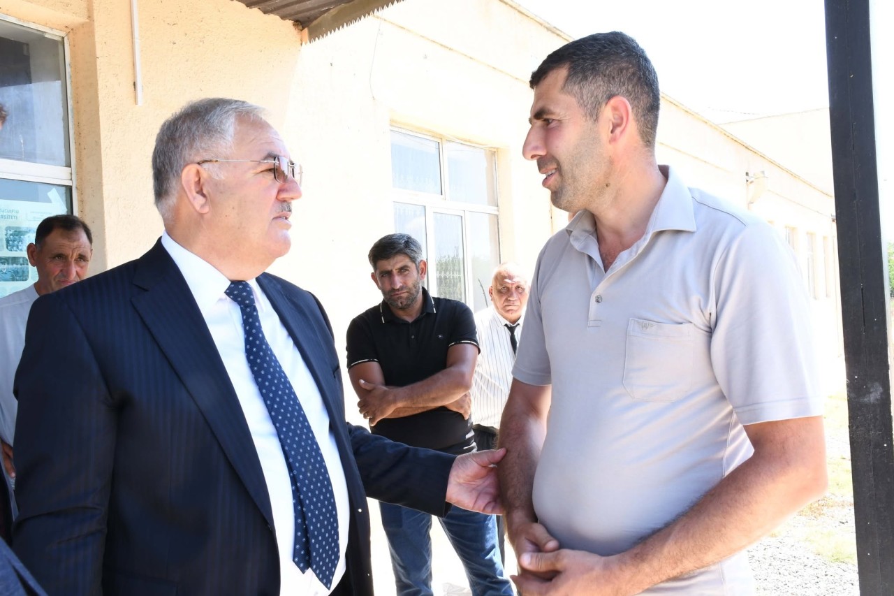 İcra başçısı Vaqif Həsənovun Yeni Ergi qəsəbəsində səyyar qəbul-görüşü keçirilib - FOTOLAR