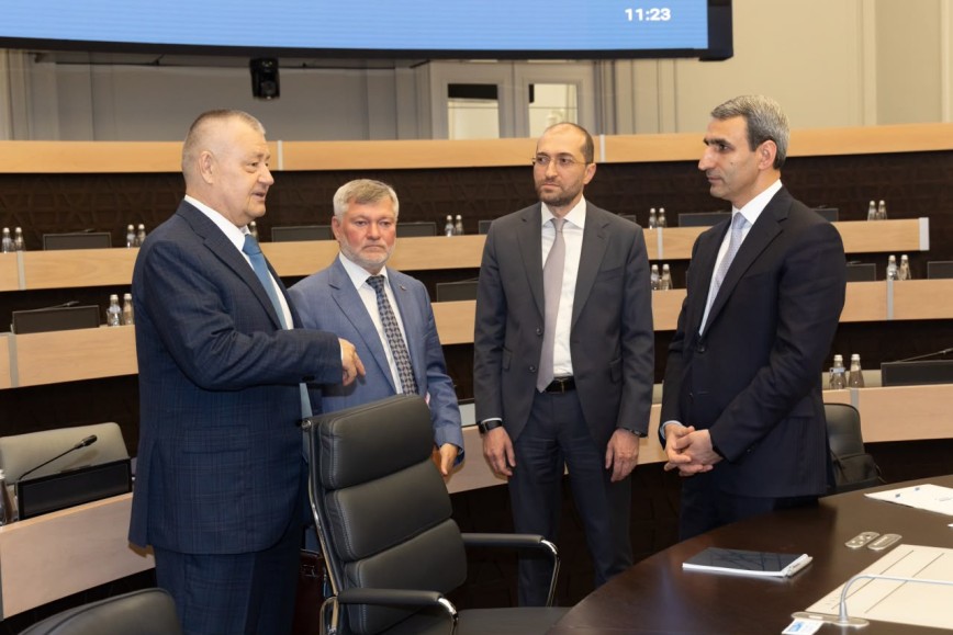 ADY rəhbərliyi Rusiya və İranla əməkdaşlığın inkişafını müzakirə etdi - FOTOLAR
