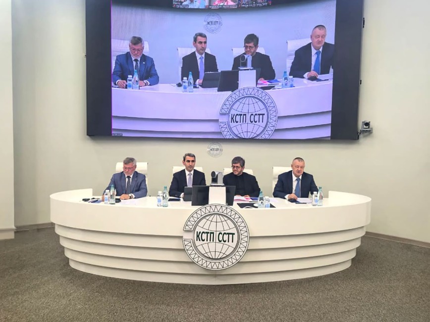 ADY rəhbərliyi Rusiya və İranla əməkdaşlığın inkişafını müzakirə etdi - FOTOLAR