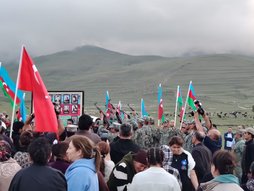 Daha bir itkin düşmüş şəhidimiz Kəlbəcərdə dəfn olundu - FOTOLAR