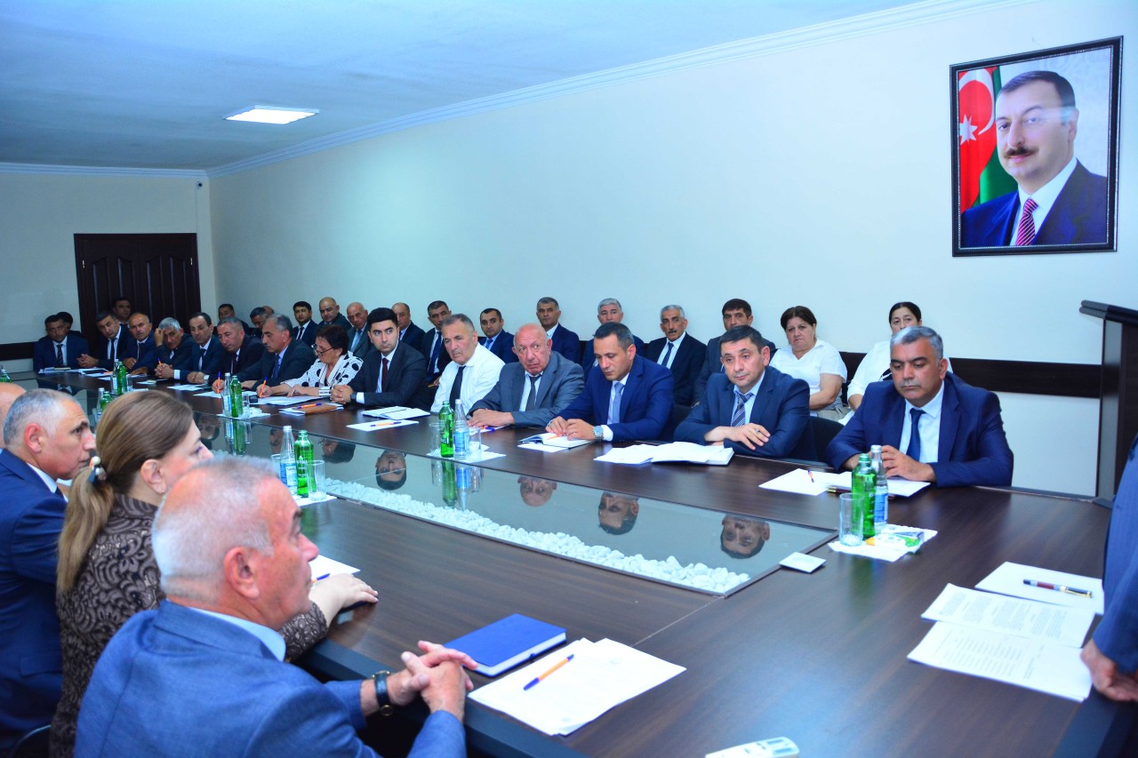 Ağstafada Dövlət Proqramına həsr olunan müşavirə keçirildi - FOTOLAR