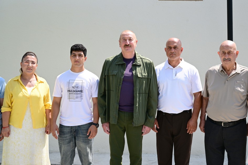 Dövlət başçısı Xocavəndin Quzeyxırman kəndində olub - FOTOLAR