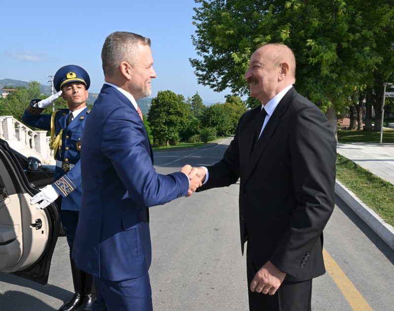 İlham Əliyev Slovakiya Prezidentini Şuşada qarşıladı - FOTOLAR