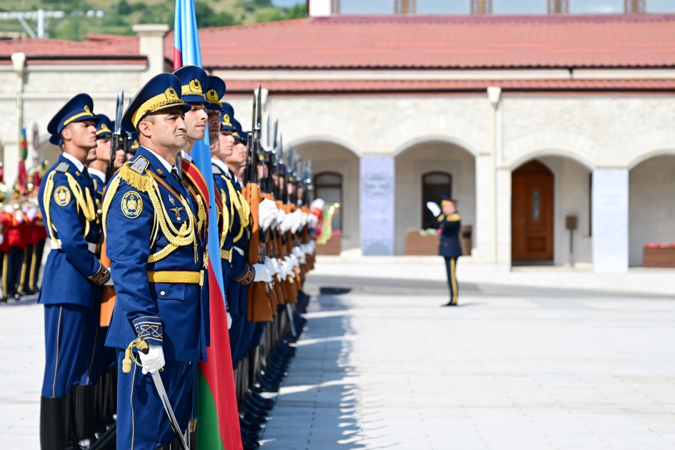 İlham Əliyev Slovakiya Prezidentini Şuşada qarşıladı - FOTOLAR