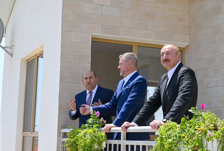 Prezidentlər Baş Qərvənd kəndində - FOTOLAR Prezidentlər Baş Qərvənd kəndində - FOTOLAR