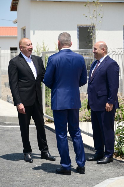 Prezidentlər Baş Qərvənd kəndində - FOTOLAR Prezidentlər Baş Qərvənd kəndində - FOTOLAR