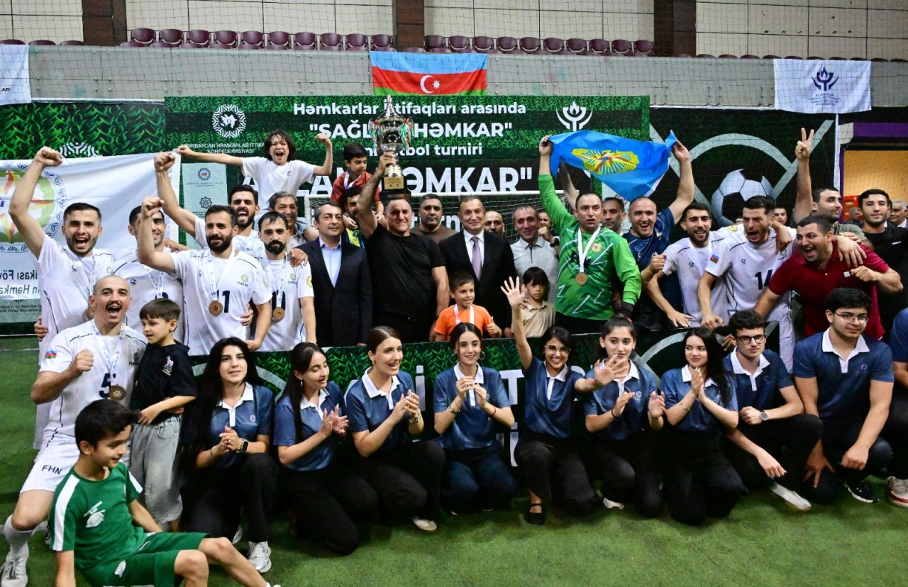Həmkarlar İttifaqının təşkilatçılığı ilə keçirilən minifutbol turniri başa çatıb - FOTOLAR