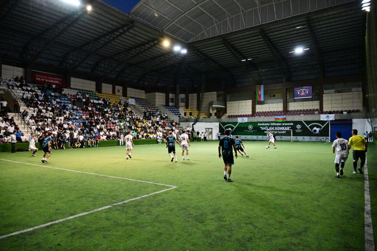 Həmkarlar İttifaqının təşkilatçılığı ilə keçirilən minifutbol turniri başa çatıb - FOTOLAR