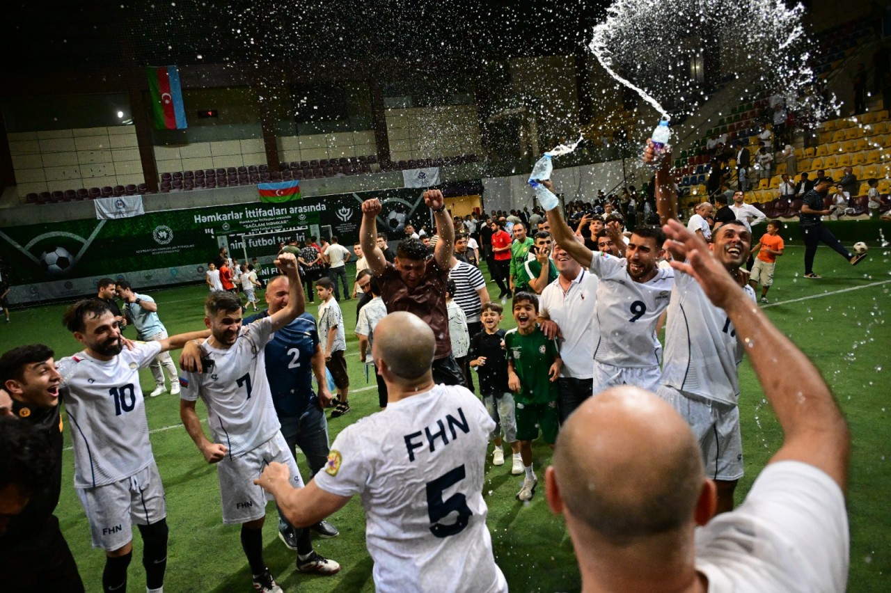 Həmkarlar İttifaqının təşkilatçılığı ilə keçirilən minifutbol turniri başa çatıb - FOTOLAR