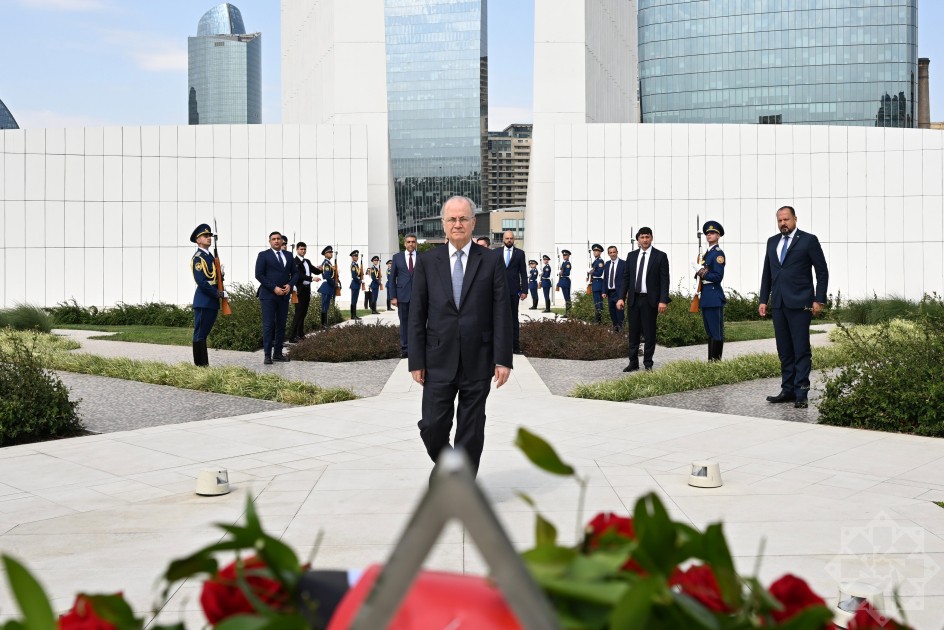 Fələstinin Baş naziri Zəfər parkını ziyarət etdi - FOTOLAR