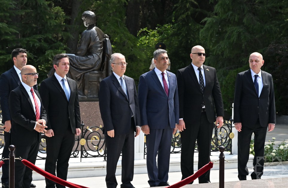 Fələstinin Baş naziri Fəxri xiyabanı ziyarət etdi - FOTOLAR