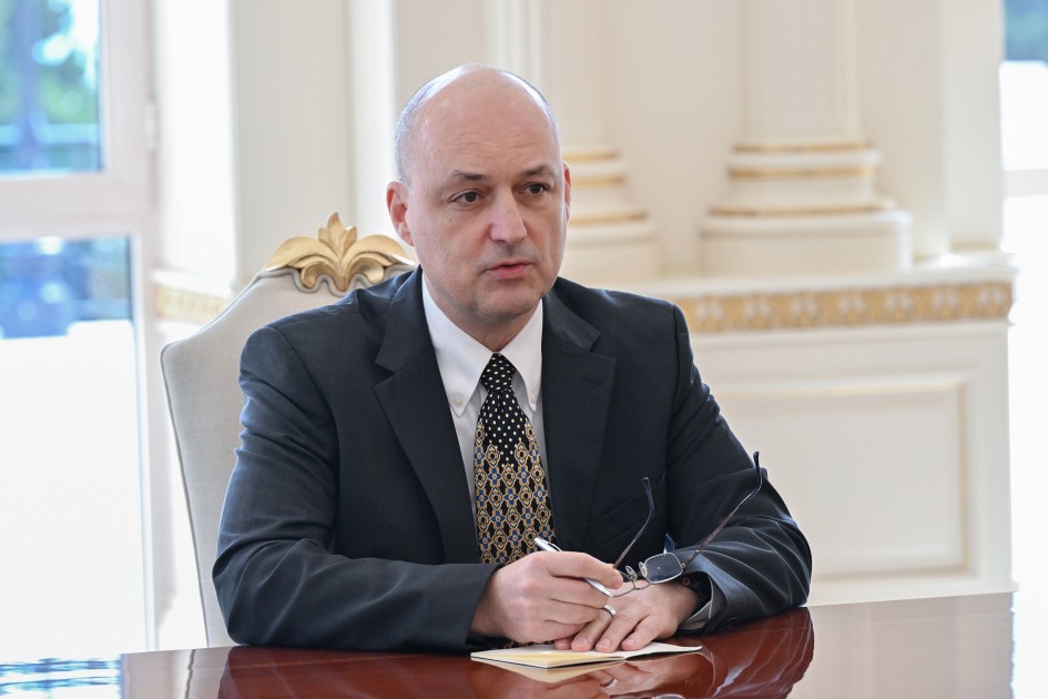 İlham Əliyev “John Deere” şirkətinin nümayəndə heyətini qəbul etdi - FOTOLAR