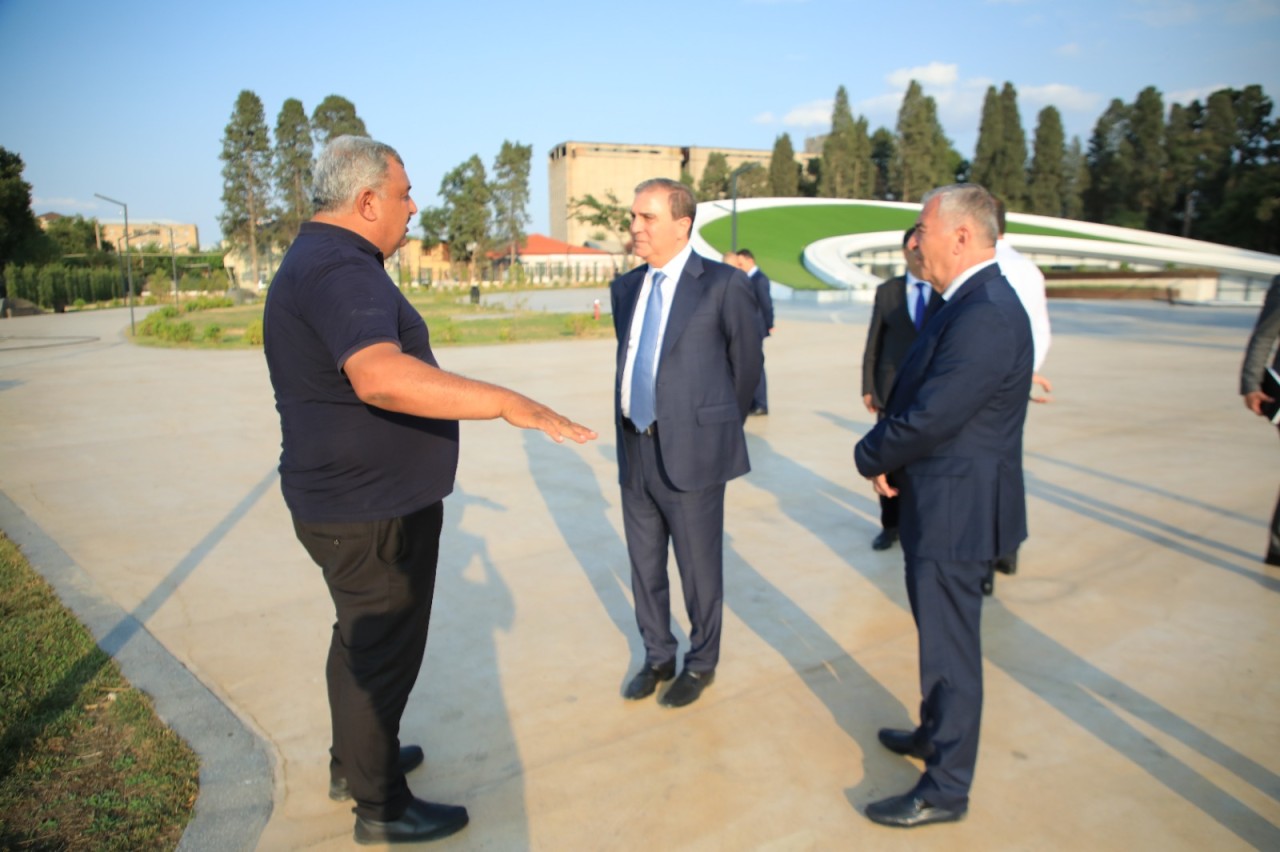 Niyazi Bayramov Gəncədə bir sıra ərazilərə baxış keçirdi - FOTOLAR