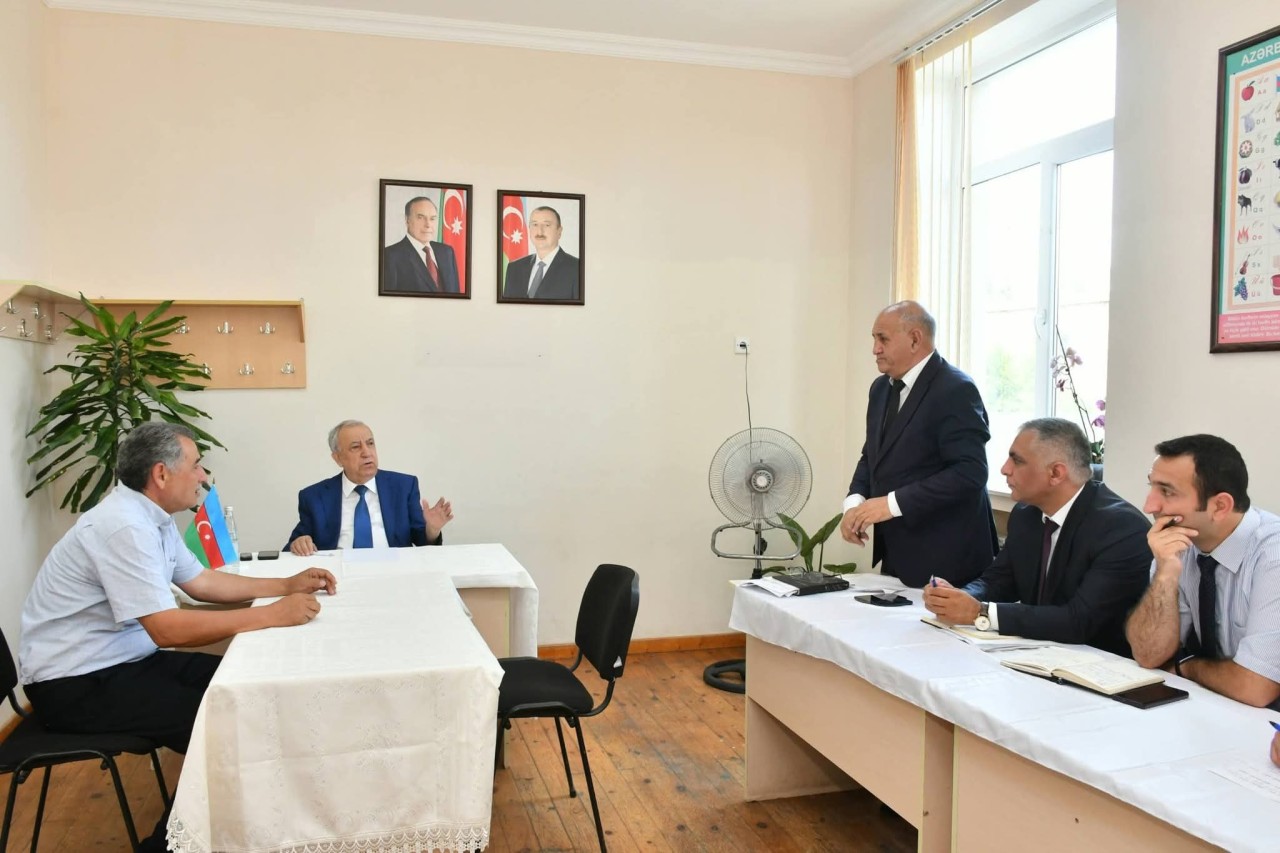 Malik İsaqov sakinlərin problemlərini dinlədi - FOTOLAR