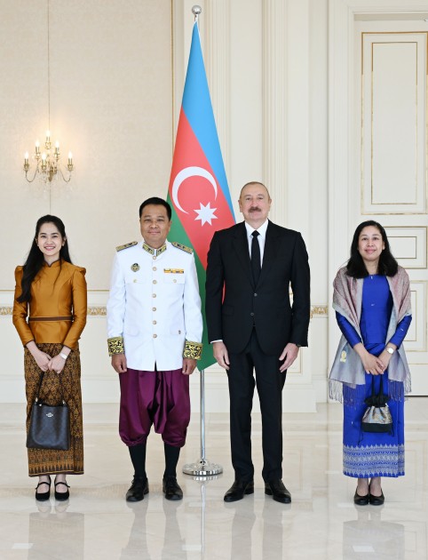 İlham Əliyev yeni səfirləri qəbul etdi - FOTOLAR (YENİLƏNİB)