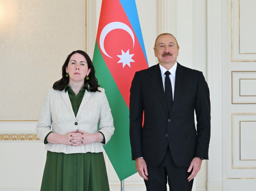 İlham Əliyev yeni səfirləri qəbul etdi - FOTOLAR (YENİLƏNİB)