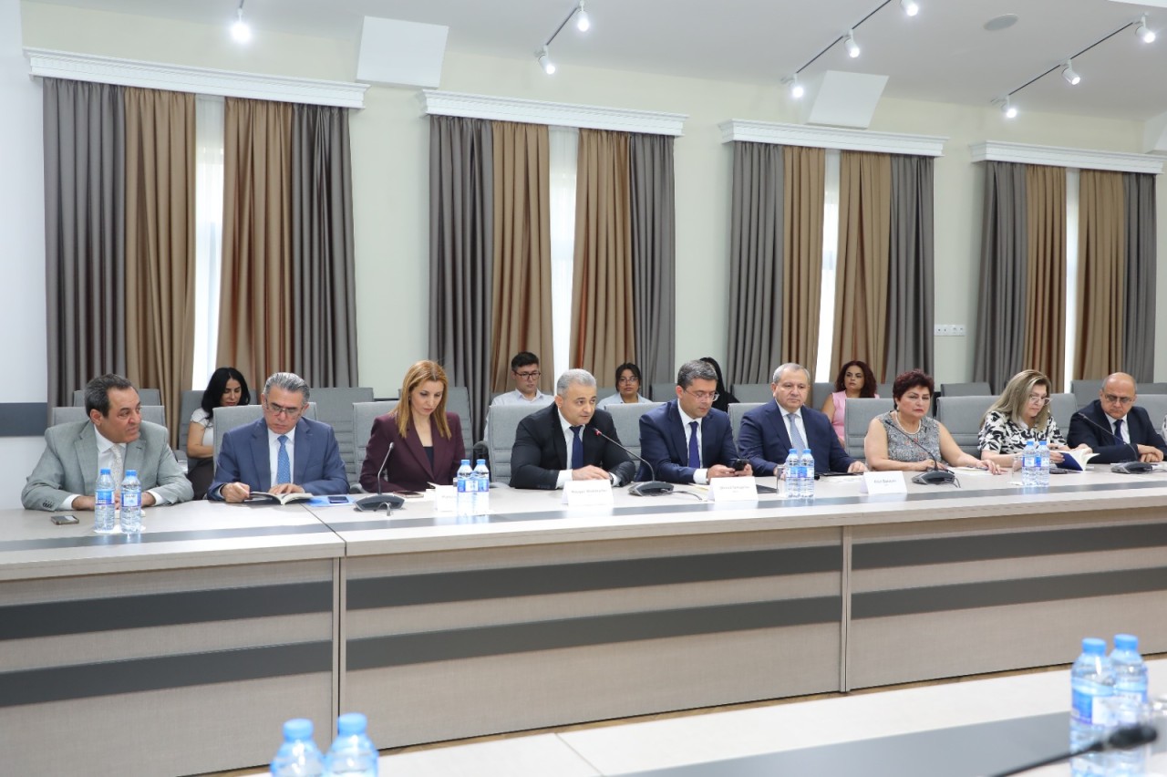 "Mediada Azərbaycan dili" mövzusunda keçirilən təlim proqramı uğurla yekunlaşdı - FOTOLAR
