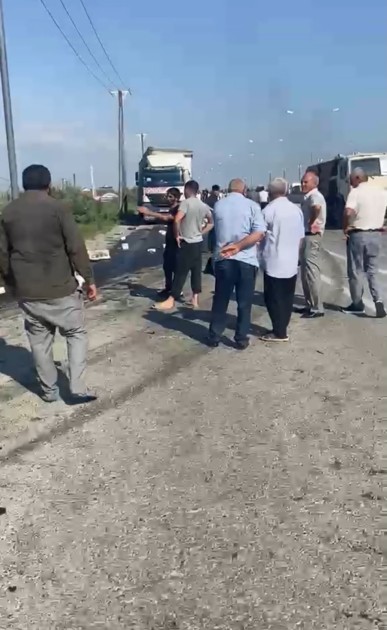 Kürdəmirdə Türkiyə vətəndaşının idarə etdiyi TIR aşdı - FOTOLAR