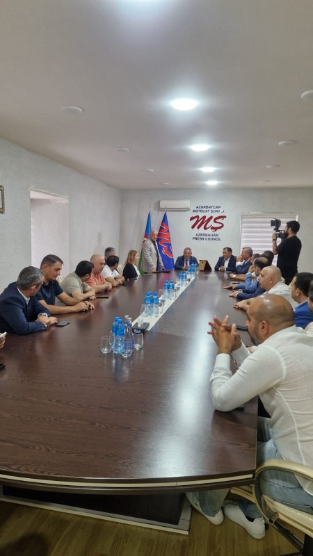 Məhəmmədəli Qəribli təltif edildi - FOTOLAR Məhəmmədəli Qəribli təltif edildi - FOTOLAR