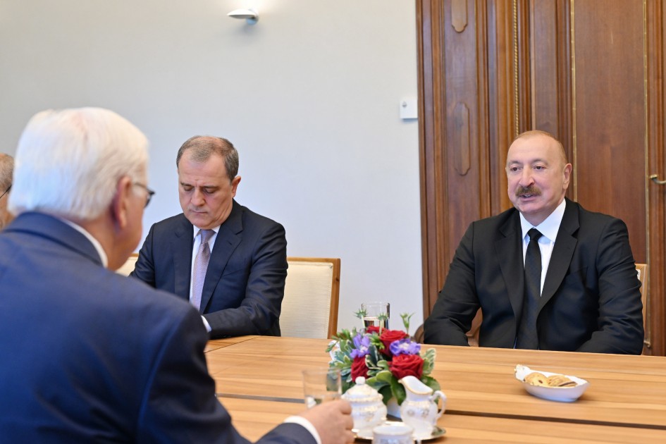 Azərbaycan və Almaniya prezidentləri geniş tərkibdə görüşdülər - FOTOLAR Azərbaycan və Almaniya prezidentləri geniş tərkibdə görüşdülər - FOTOLAR