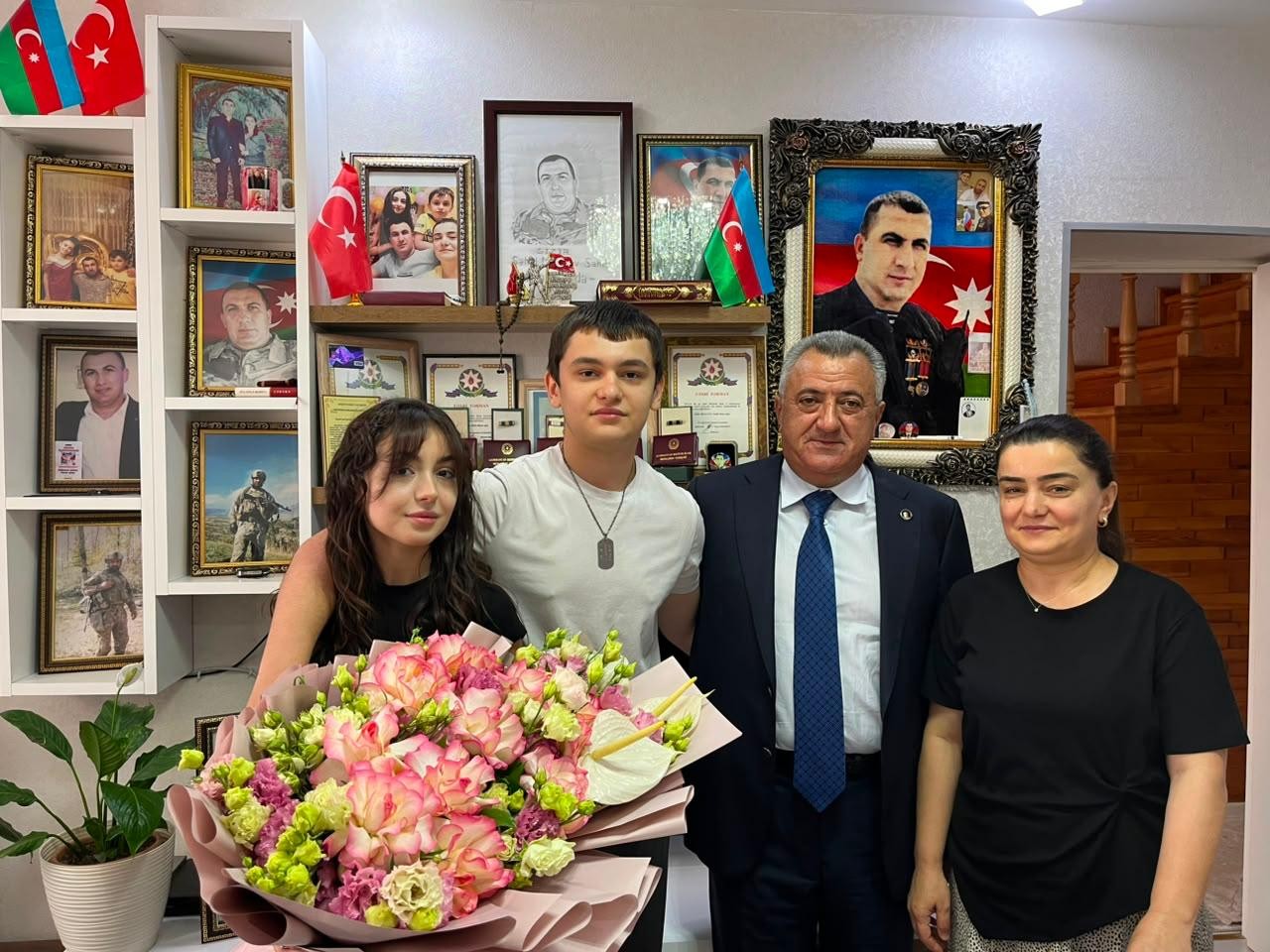Abdin Fərzəliyev şəhidləri və onların ailə üzvlərini ziyarət edib - FOTOLAR
