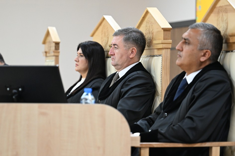 Arayikgilin məhkəməsində prokurorlar çıxışa başlayıb - FOTOLAR