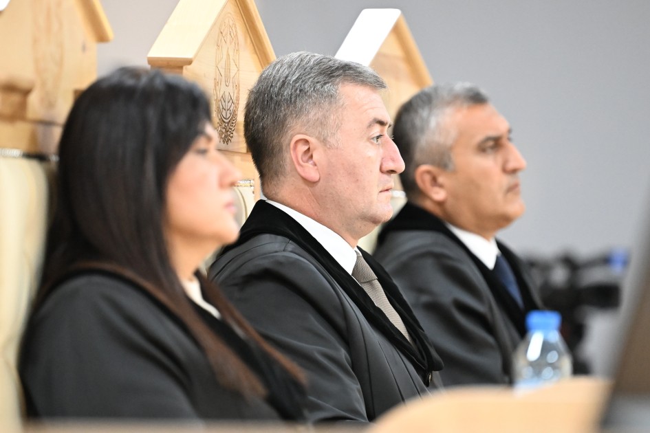 Arayikgilin məhkəməsində prokurorlar çıxışa başlayıb - FOTOLAR