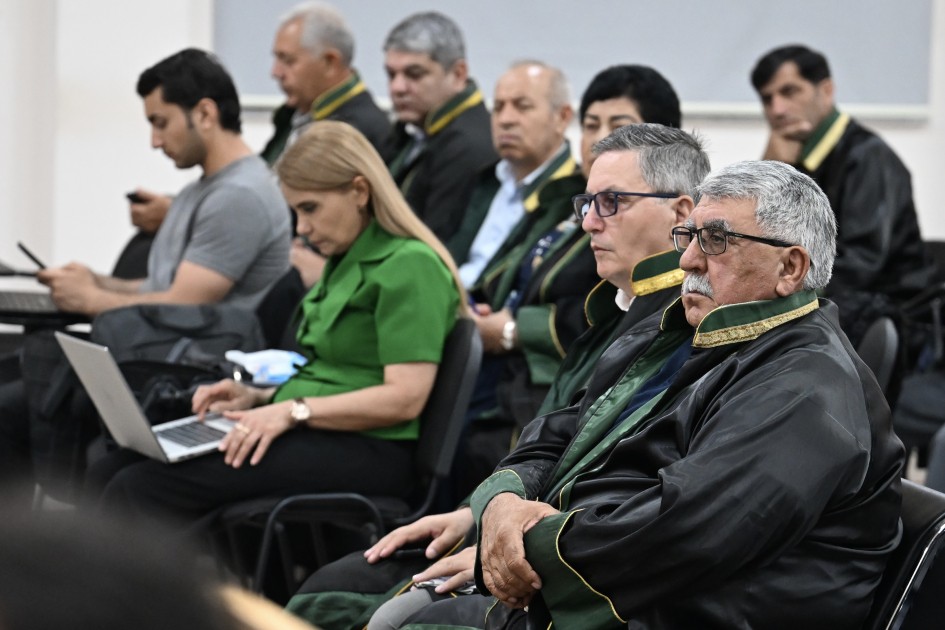 Arayikgilin məhkəməsində prokurorlar çıxışa başlayıb - FOTOLAR