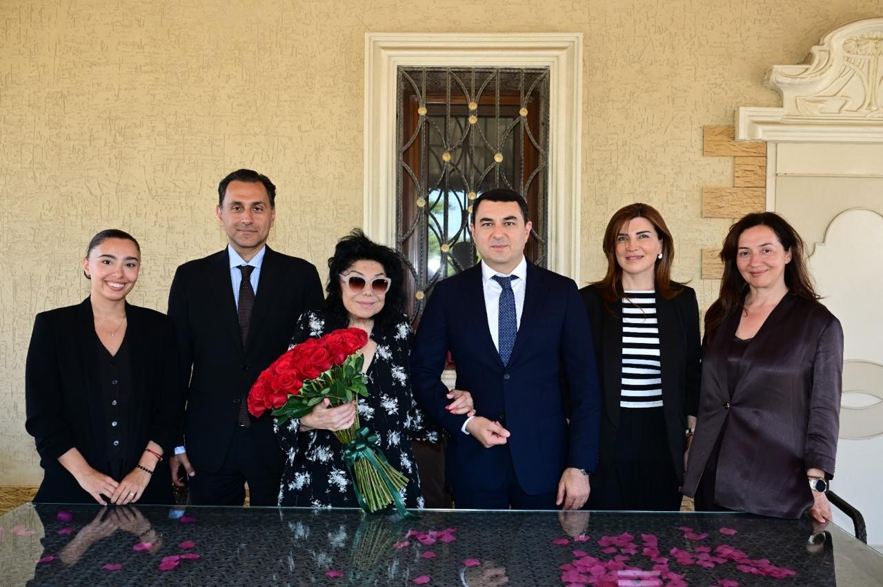 Nazir Flora Kərimovanı evində ziyarət edib - FOTOLAR