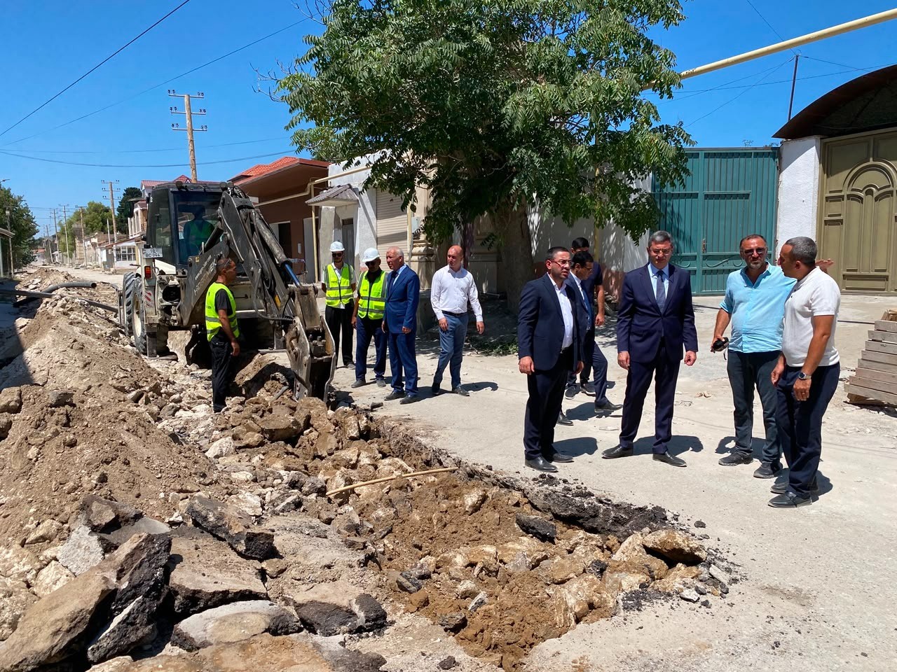 Elşən Salahov Mərdəkan və Şüvəlanda abadlıq-quruculuq işləri ilə tanış oldu - FOTOLAR
