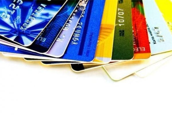 Əhali kredit kartından sürətlə imtina edir 