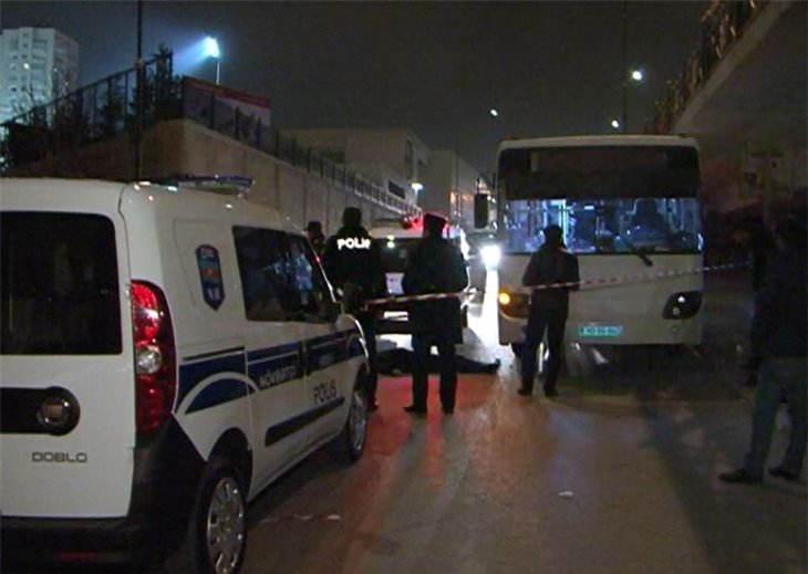 Bakıda avtobus sürücüsü qəza törədi: Bir nəfər öldü - VİDEO