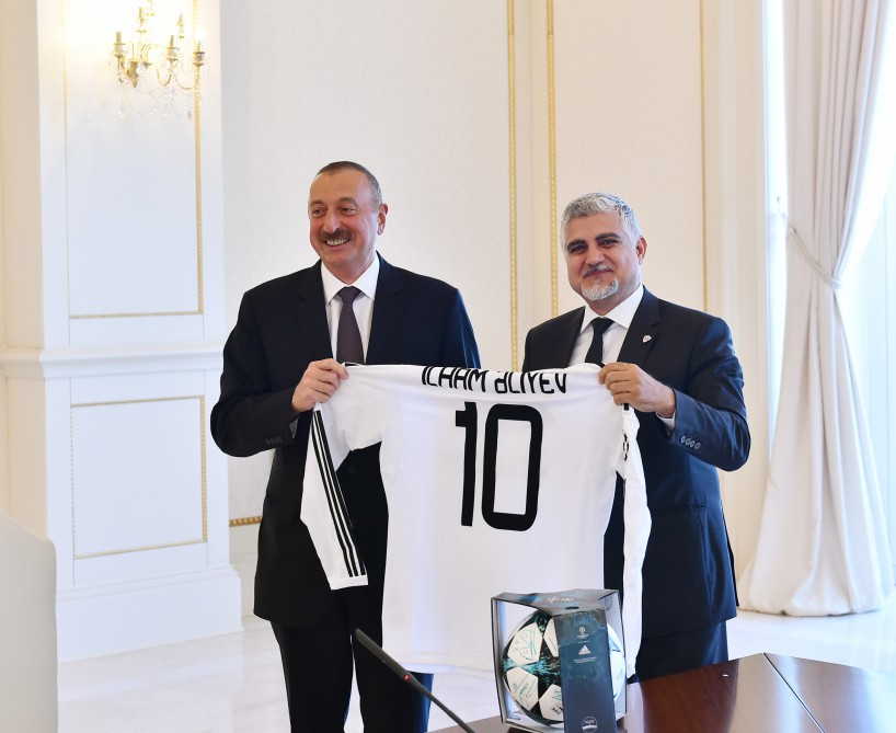 Prezident Qarabağ futbol klubunun heyətini belə    QƏBUL ETDİ (FOTOLAR)